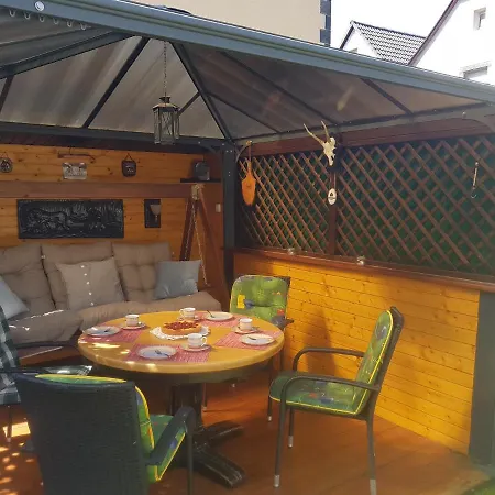 Zum Laacher 아파트 멘디흐